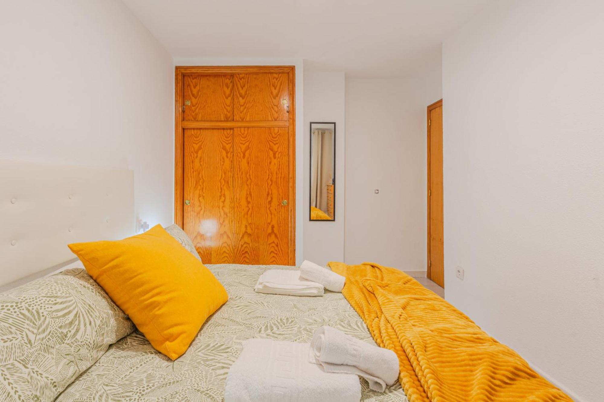 Menabrea Holiday House Near The Beach And Airport Санта-Пола Екстер'єр фото
