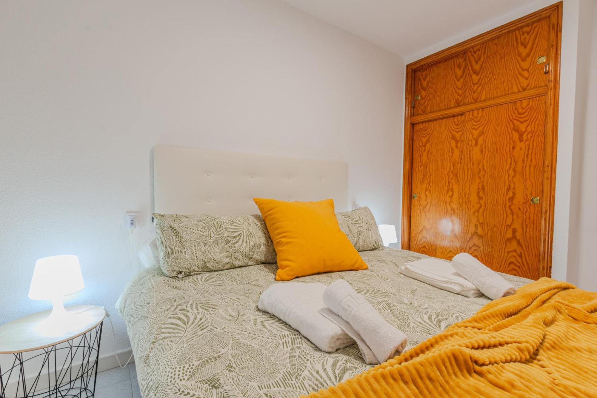 Menabrea Holiday House Near The Beach And Airport Санта-Пола Екстер'єр фото