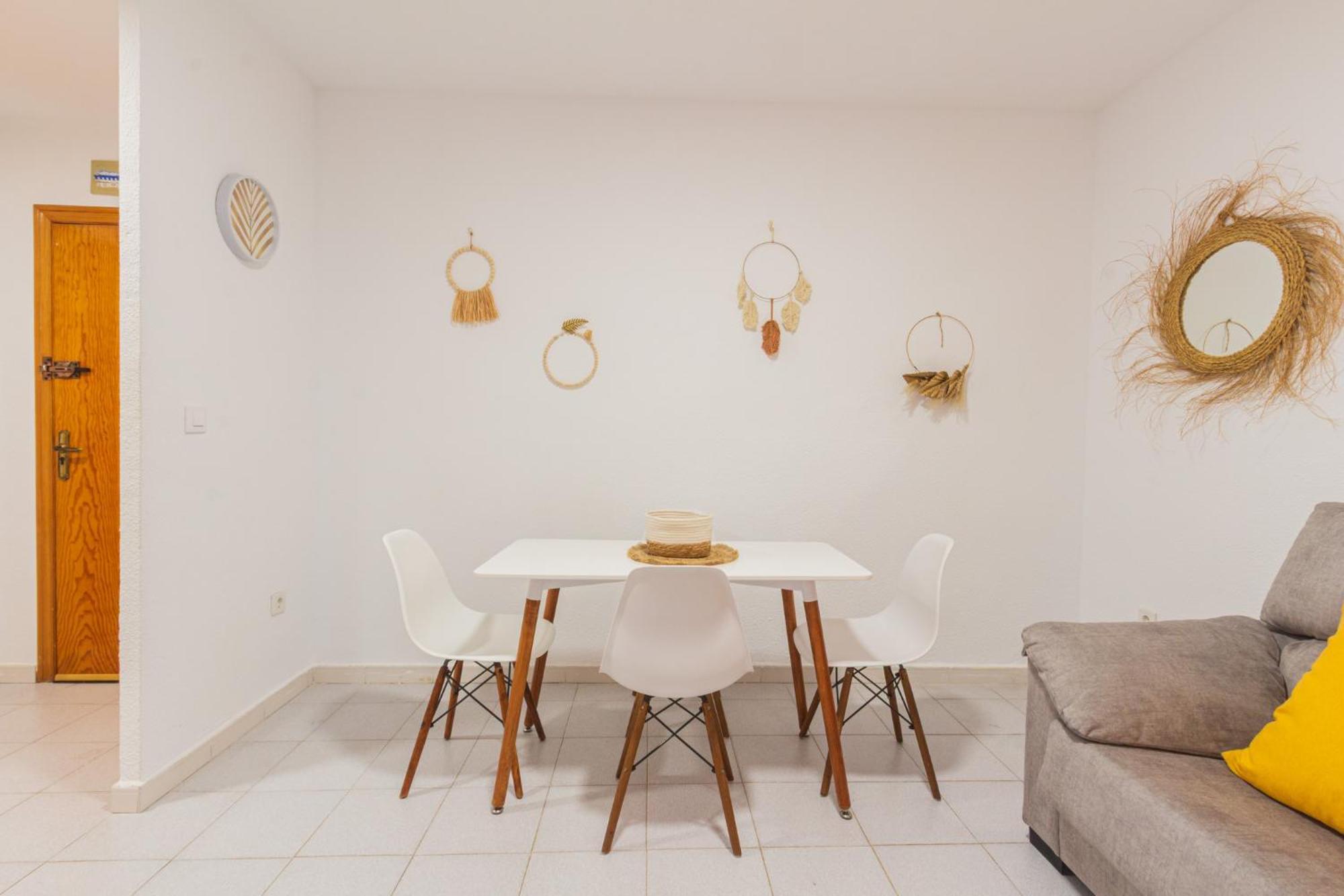 Menabrea Holiday House Near The Beach And Airport Санта-Пола Екстер'єр фото